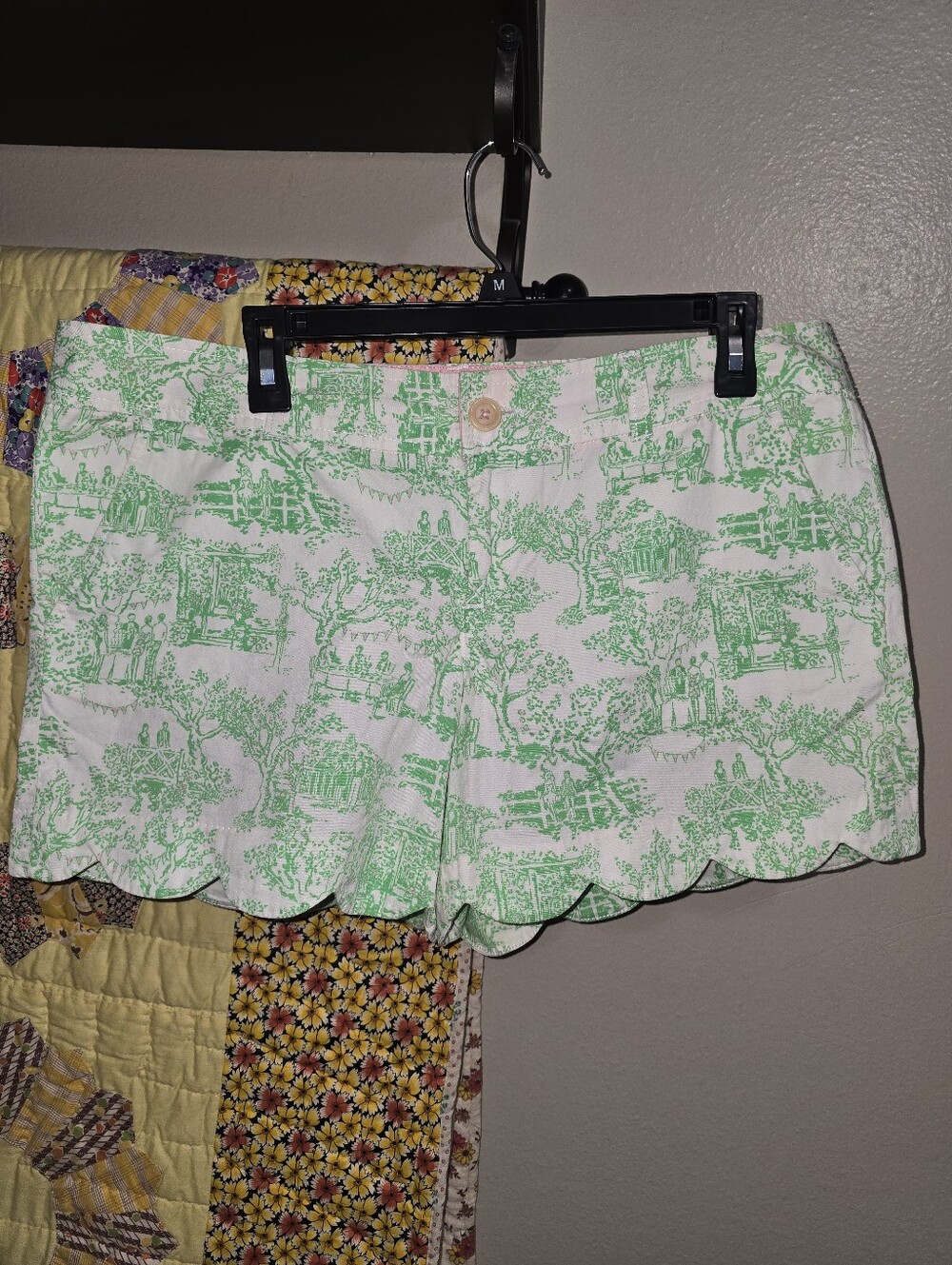 Lilly Pulitzer Women’s Scalloped Hem Toile Print Shorts - Green
